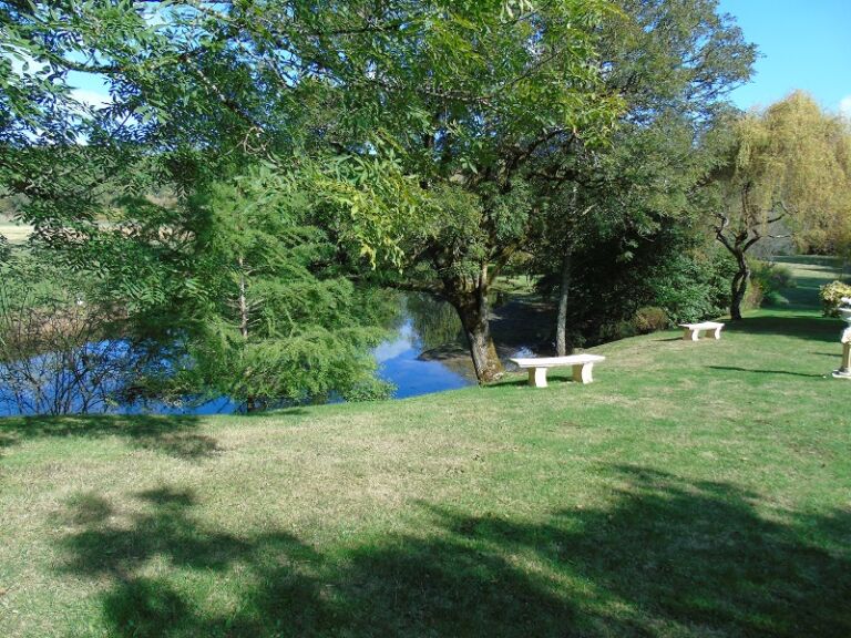 Les Jardins Tranquilles bords de Dronne